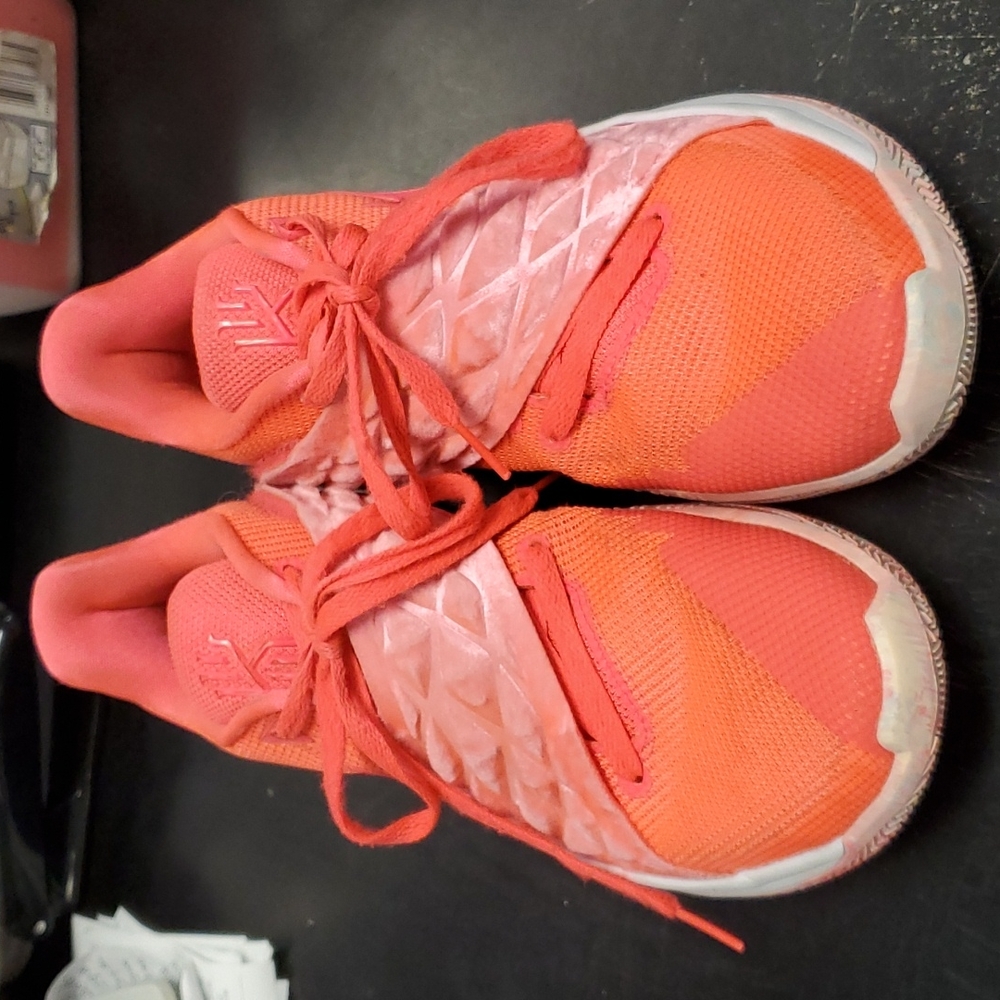 Nike- Kyrie Low 1 Hot Punch very good condition